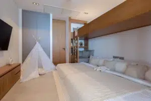 Amylia-9Bedroom-SunflowerRoom-1